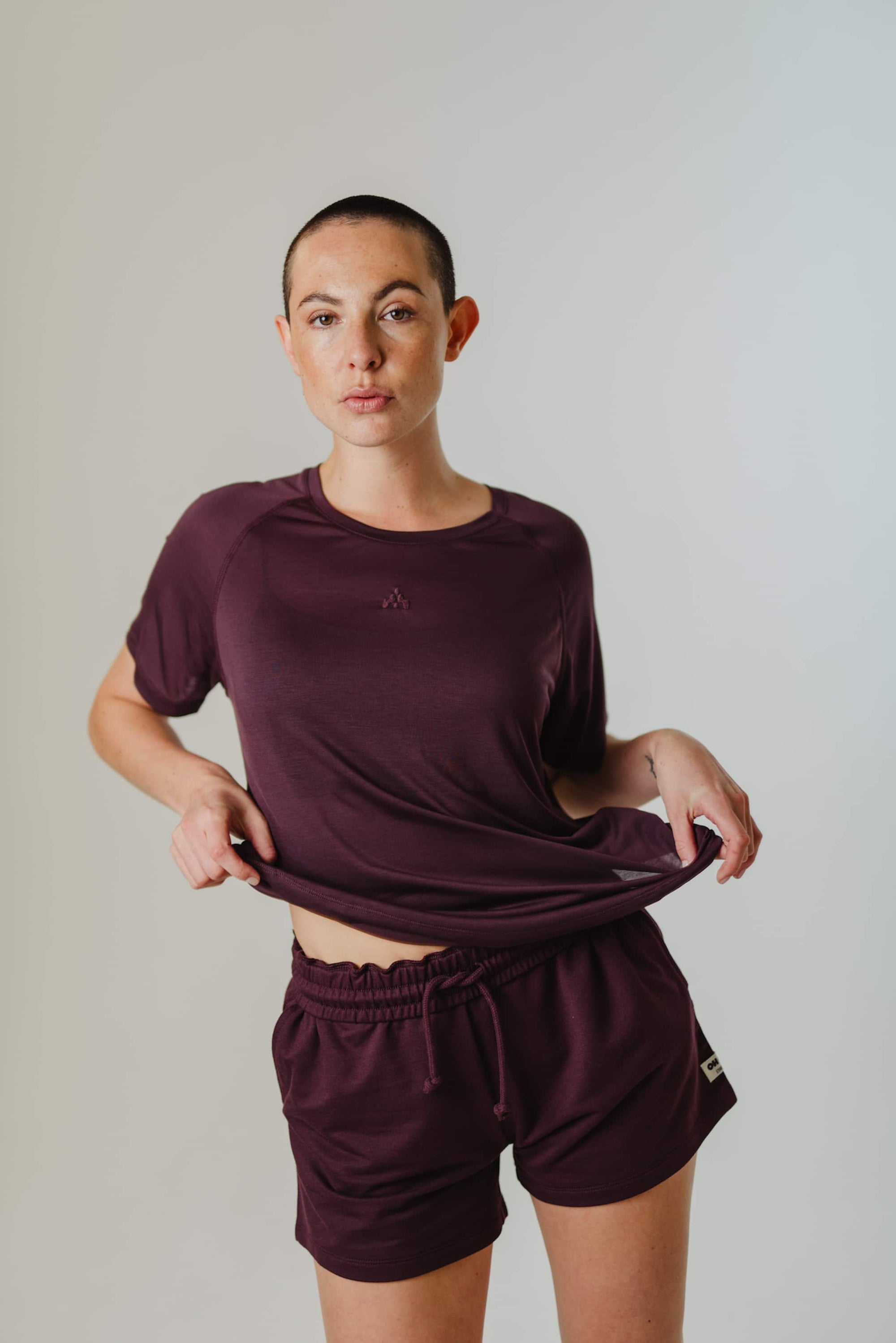 TECH SHORTS RELAXED FIT violet black