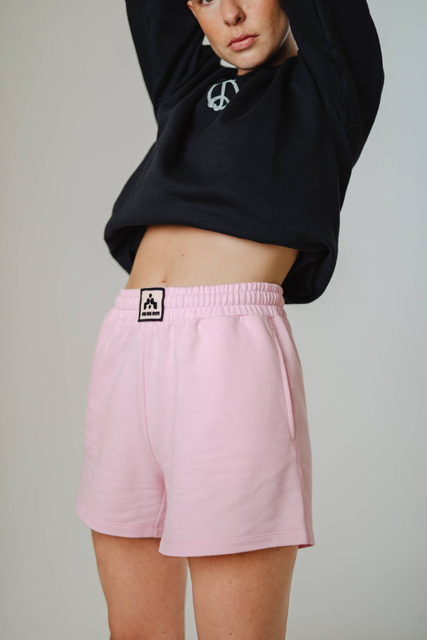 TECH SHORTS RELAXED FIT FRONT LABEL candy